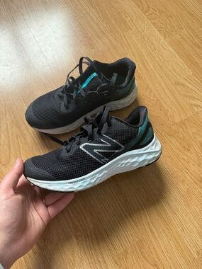 New Balance Kids Black and Teal Mesh Running Sneakers